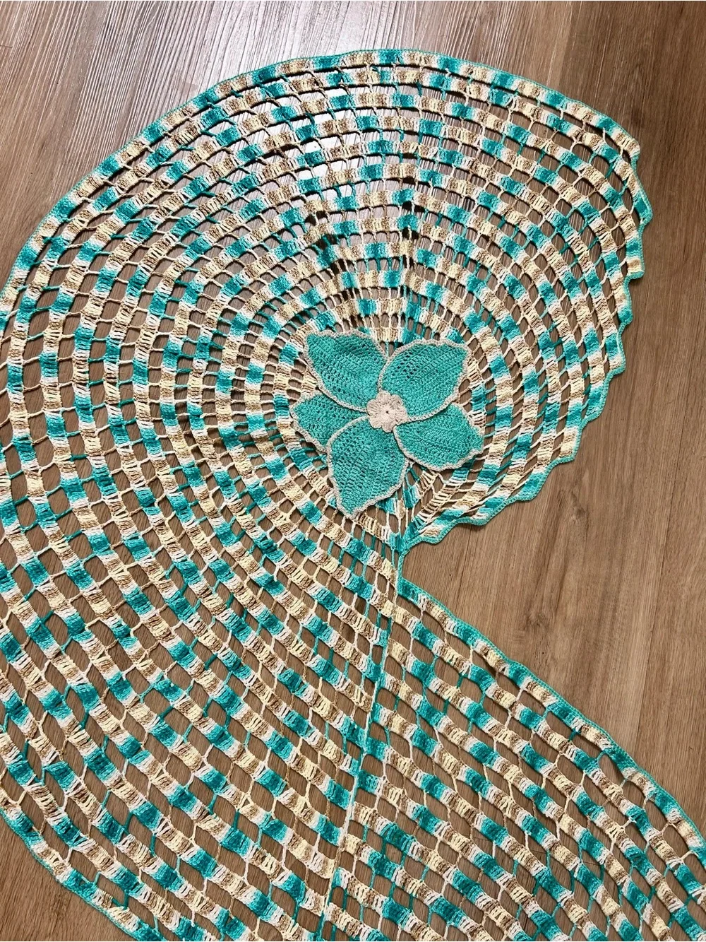 Vintage Hand Crochet S-Shape Serpentine Table Runner Boho Teal Cream 56x30